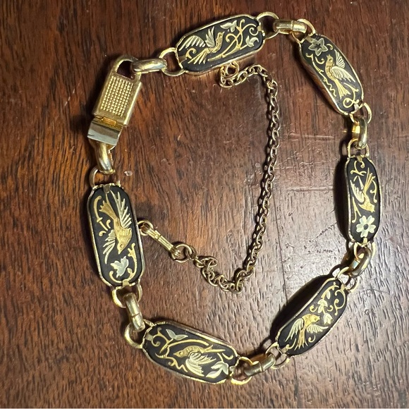 None Jewelry - Vintage Damascene Style Bird Bracelet Gold Tone Black Enamel Link 7in